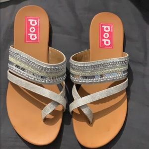 Sequenced sandals